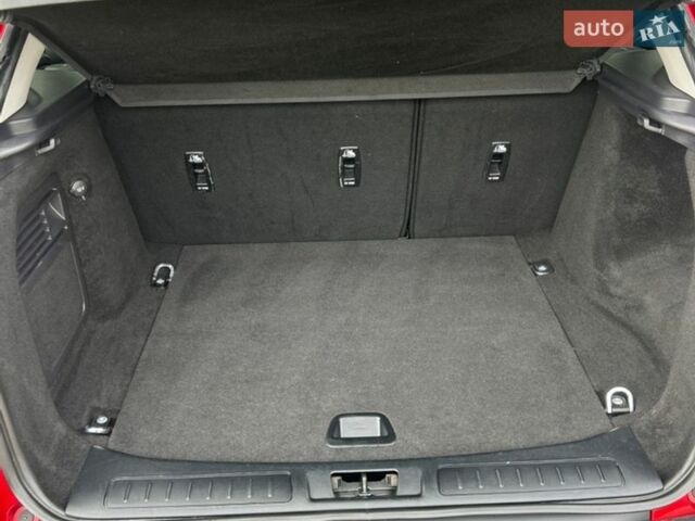 Красный Ленд Ровер Рендж Ровер Эвок, объемом двигателя 2 л и пробегом 118 тыс. км за 20200 $, фото 21 на Automoto.ua