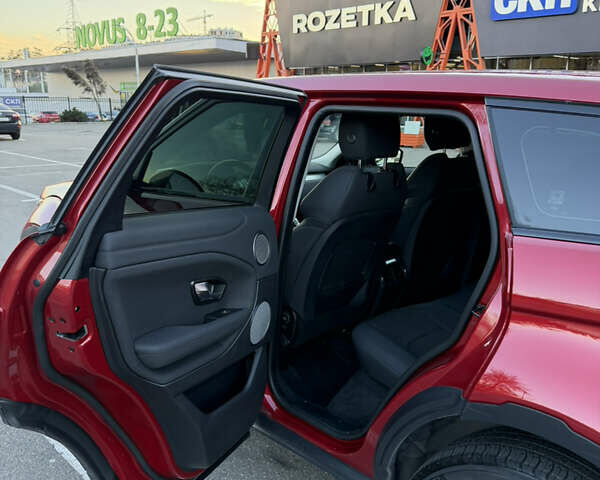 Червоний Ленд Ровер Рендж Ровер Евок, об'ємом двигуна 2 л та пробігом 97 тис. км за 26000 $, фото 6 на Automoto.ua