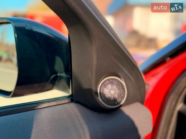 Червоний Ленд Ровер Рендж Ровер Евок, об'ємом двигуна 2 л та пробігом 104 тис. км за 26790 $, фото 23 на Automoto.ua