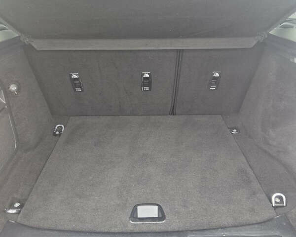 Красный Ленд Ровер Рендж Ровер Эвок, объемом двигателя 2.01 л и пробегом 118 тыс. км за 21900 $, фото 19 на Automoto.ua