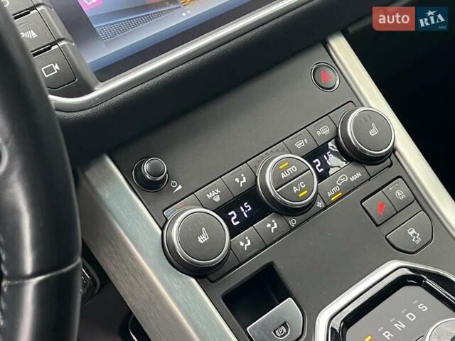 Червоний Ленд Ровер Рендж Ровер Евок, об'ємом двигуна 2 л та пробігом 97 тис. км за 22990 $, фото 33 на Automoto.ua