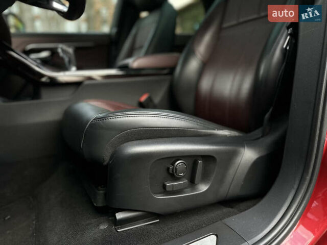 Червоний Ленд Ровер Рендж Ровер Евок, об'ємом двигуна 2 л та пробігом 63 тис. км за 39900 $, фото 42 на Automoto.ua