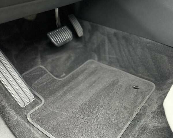 Красный Ленд Ровер Рендж Ровер Эвок, объемом двигателя 2 л и пробегом 38 тыс. км за 29900 $, фото 41 на Automoto.ua