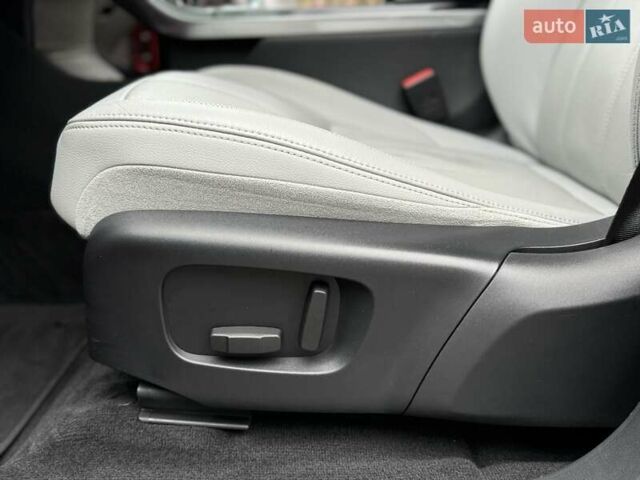 Красный Ленд Ровер Рендж Ровер Эвок, объемом двигателя 2 л и пробегом 38 тыс. км за 29900 $, фото 34 на Automoto.ua