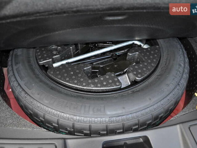 Червоний Ленд Ровер Рендж Ровер Евок, об'ємом двигуна 2 л та пробігом 35 тис. км за 39900 $, фото 38 на Automoto.ua