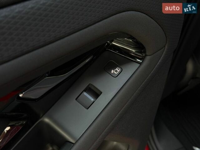 Червоний Ленд Ровер Рендж Ровер Евок, об'ємом двигуна 2 л та пробігом 88 тис. км за 28900 $, фото 24 на Automoto.ua