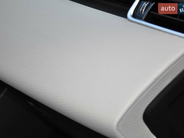 Красный Ленд Ровер Рендж Ровер Эвок, объемом двигателя 2 л и пробегом 35 тыс. км за 39900 $, фото 27 на Automoto.ua