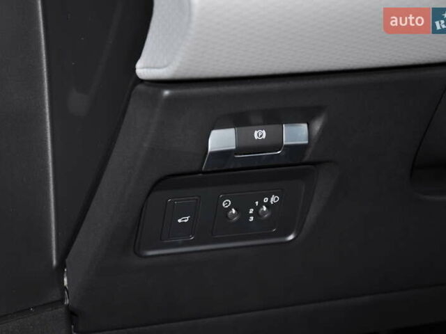 Красный Ленд Ровер Рендж Ровер Эвок, объемом двигателя 2 л и пробегом 35 тыс. км за 39900 $, фото 14 на Automoto.ua