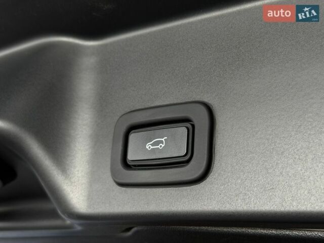 Червоний Ленд Ровер Рендж Ровер Евок, об'ємом двигуна 2 л та пробігом 88 тис. км за 28900 $, фото 42 на Automoto.ua