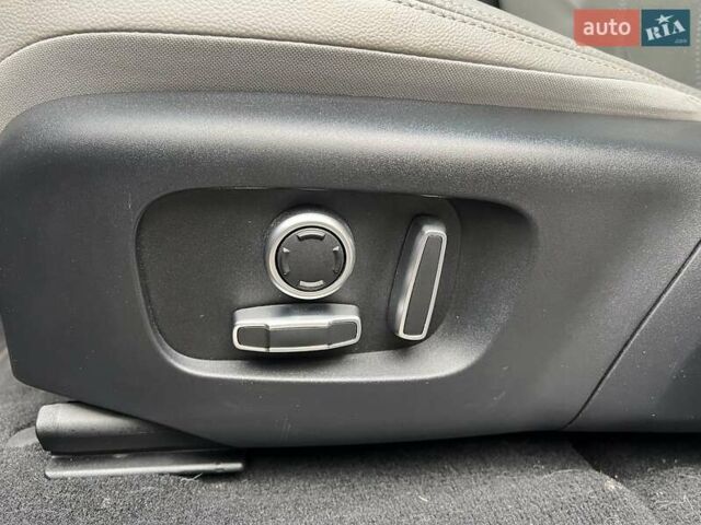 Красный Ленд Ровер Рендж Ровер Эвок, объемом двигателя 2 л и пробегом 64 тыс. км за 41300 $, фото 13 на Automoto.ua