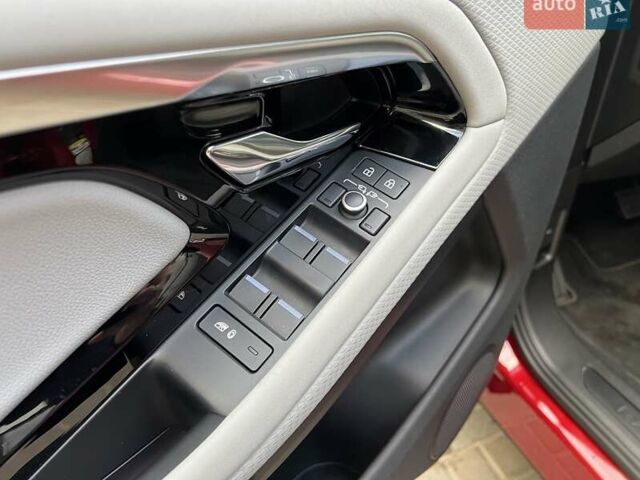 Красный Ленд Ровер Рендж Ровер Эвок, объемом двигателя 2 л и пробегом 64 тыс. км за 41300 $, фото 12 на Automoto.ua