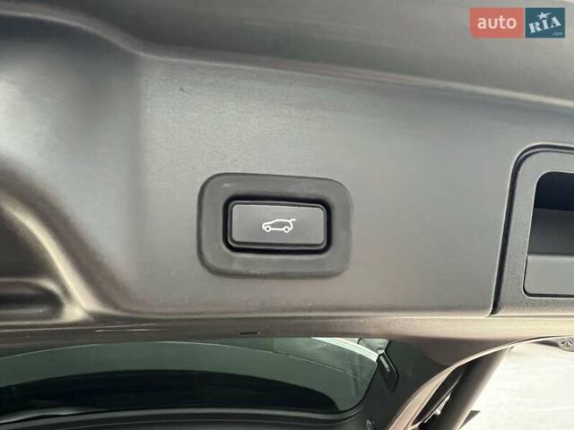 Красный Ленд Ровер Рендж Ровер Эвок, объемом двигателя 2 л и пробегом 64 тыс. км за 41300 $, фото 27 на Automoto.ua