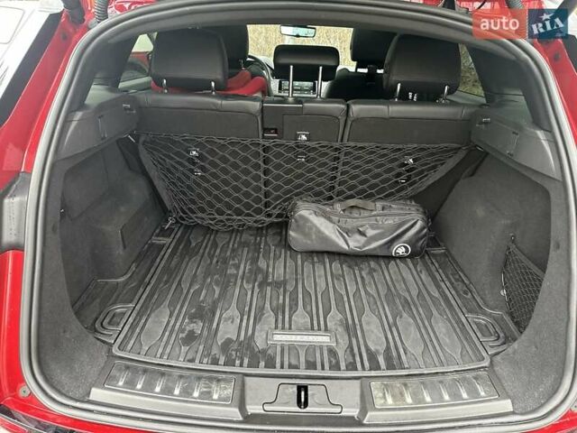 Червоний Ленд Ровер Рендж Ровер Евок, об'ємом двигуна 2 л та пробігом 32 тис. км за 45999 $, фото 16 на Automoto.ua