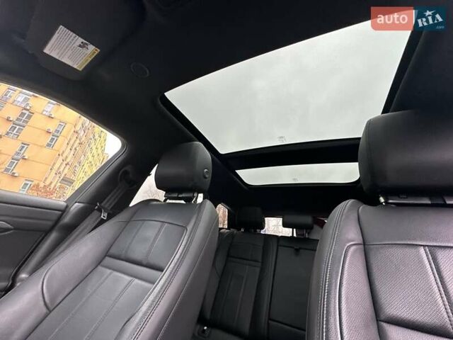 Червоний Ленд Ровер Рендж Ровер Евок, об'ємом двигуна 2 л та пробігом 32 тис. км за 45999 $, фото 35 на Automoto.ua