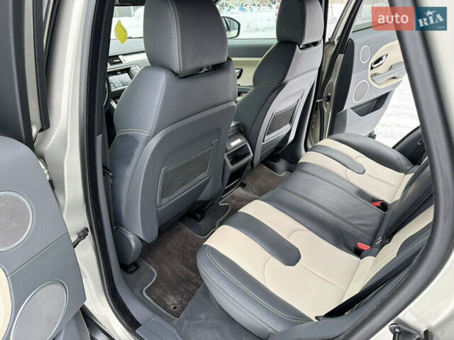 Жовтий Ленд Ровер Рендж Ровер Евок, об'ємом двигуна 2.18 л та пробігом 183 тис. км за 18750 $, фото 27 на Automoto.ua