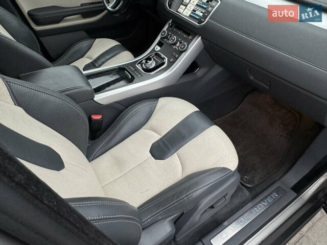 Жовтий Ленд Ровер Рендж Ровер Евок, об'ємом двигуна 2.18 л та пробігом 183 тис. км за 18950 $, фото 32 на Automoto.ua