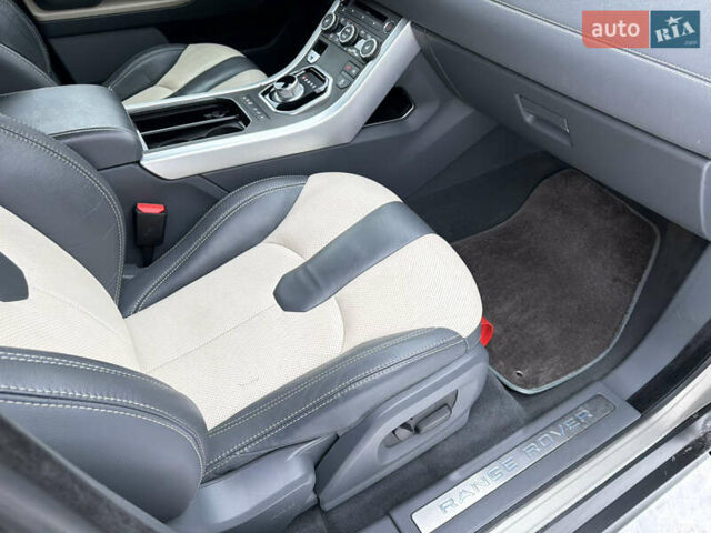 Жовтий Ленд Ровер Рендж Ровер Евок, об'ємом двигуна 2.18 л та пробігом 183 тис. км за 18750 $, фото 23 на Automoto.ua