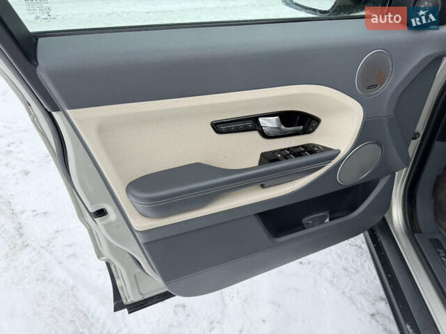 Жовтий Ленд Ровер Рендж Ровер Евок, об'ємом двигуна 2.18 л та пробігом 183 тис. км за 18750 $, фото 16 на Automoto.ua