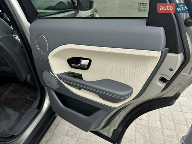 Жовтий Ленд Ровер Рендж Ровер Евок, об'ємом двигуна 2.18 л та пробігом 183 тис. км за 18950 $, фото 35 на Automoto.ua