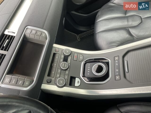 Серый Ленд Ровер Рендж Ровер Эвок, объемом двигателя 2 л и пробегом 181 тыс. км за 11999 $, фото 18 на Automoto.ua