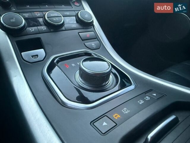 Серый Ленд Ровер Рендж Ровер Эвок, объемом двигателя 2.18 л и пробегом 200 тыс. км за 16800 $, фото 7 на Automoto.ua