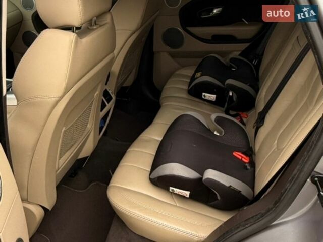 Сірий Ленд Ровер Рендж Ровер Евок, об'ємом двигуна 2 л та пробігом 280 тис. км за 14800 $, фото 24 на Automoto.ua