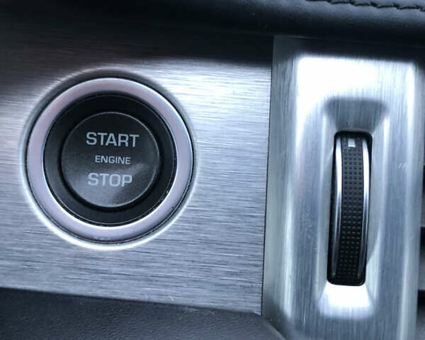 Сірий Ленд Ровер Рендж Ровер Евок, об'ємом двигуна 2 л та пробігом 192 тис. км за 14800 $, фото 63 на Automoto.ua