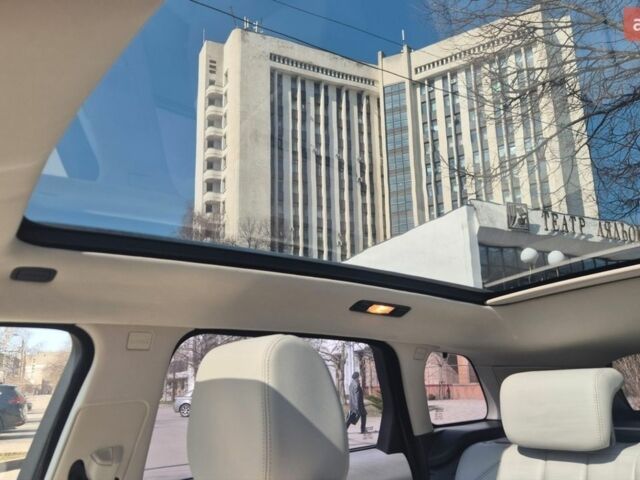 Сірий Ленд Ровер Рендж Ровер Евок, об'ємом двигуна 2 л та пробігом 136 тис. км за 12900 $, фото 14 на Automoto.ua