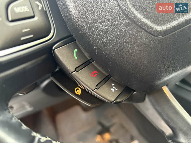 Сірий Ленд Ровер Рендж Ровер Евок, об'ємом двигуна 2 л та пробігом 250 тис. км за 12999 $, фото 14 на Automoto.ua