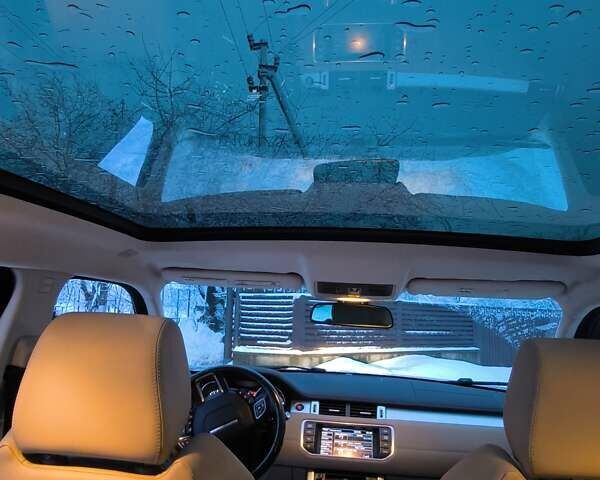 Сірий Ленд Ровер Рендж Ровер Евок, об'ємом двигуна 2 л та пробігом 240 тис. км за 16100 $, фото 9 на Automoto.ua