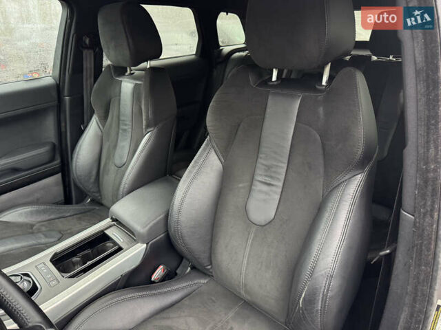 Сірий Ленд Ровер Рендж Ровер Евок, об'ємом двигуна 2 л та пробігом 144 тис. км за 13500 $, фото 8 на Automoto.ua