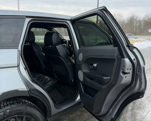 Сірий Ленд Ровер Рендж Ровер Евок, об'ємом двигуна 2 л та пробігом 237 тис. км за 14700 $, фото 40 на Automoto.ua