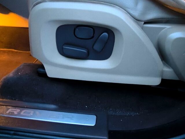 Сірий Ленд Ровер Рендж Ровер Евок, об'ємом двигуна 2 л та пробігом 24000 тис. км за 16100 $, фото 10 на Automoto.ua