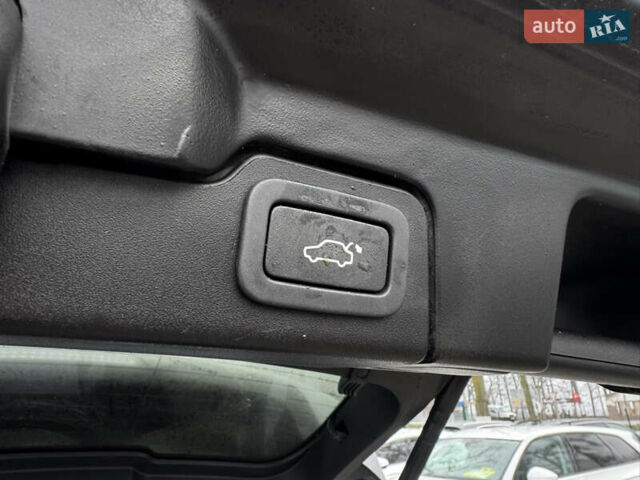 Сірий Ленд Ровер Рендж Ровер Евок, об'ємом двигуна 2 л та пробігом 144 тис. км за 13500 $, фото 23 на Automoto.ua