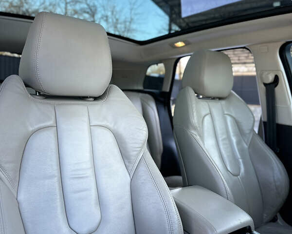 Сірий Ленд Ровер Рендж Ровер Евок, об'ємом двигуна 2 л та пробігом 240 тис. км за 13350 $, фото 35 на Automoto.ua