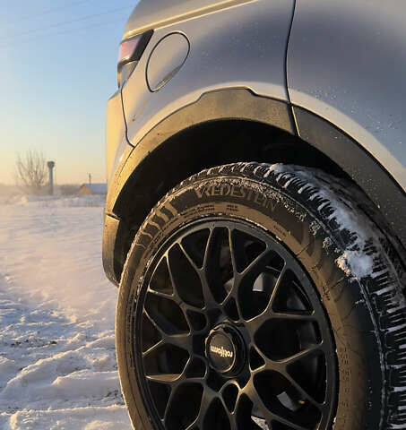 Серый Ленд Ровер Рендж Ровер Эвок, объемом двигателя 2 л и пробегом 185 тыс. км за 15900 $, фото 5 на Automoto.ua