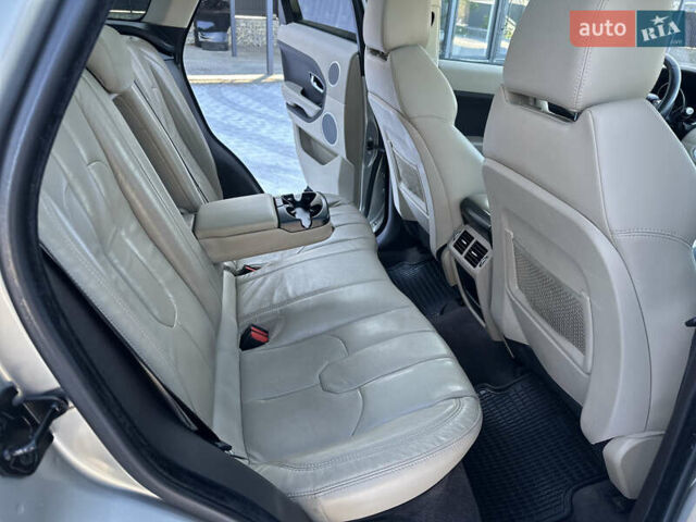 Сірий Ленд Ровер Рендж Ровер Евок, об'ємом двигуна 2 л та пробігом 240 тис. км за 13350 $, фото 28 на Automoto.ua