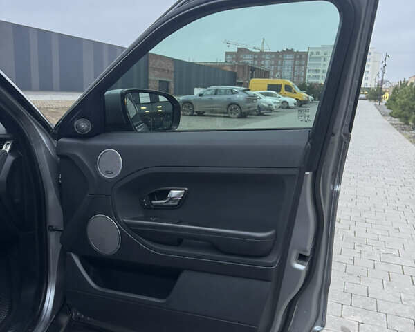 Серый Ленд Ровер Рендж Ровер Эвок, объемом двигателя 2 л и пробегом 233 тыс. км за 16777 $, фото 26 на Automoto.ua