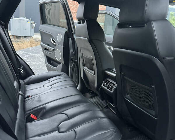 Серый Ленд Ровер Рендж Ровер Эвок, объемом двигателя 2 л и пробегом 233 тыс. км за 16777 $, фото 18 на Automoto.ua