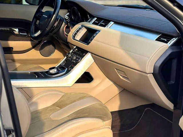 Серый Ленд Ровер Рендж Ровер Эвок, объемом двигателя 2 л и пробегом 130 тыс. км за 17400 $, фото 4 на Automoto.ua