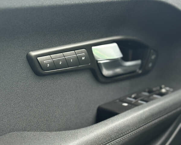 Сірий Ленд Ровер Рендж Ровер Евок, об'ємом двигуна 2 л та пробігом 250 тис. км за 12999 $, фото 10 на Automoto.ua