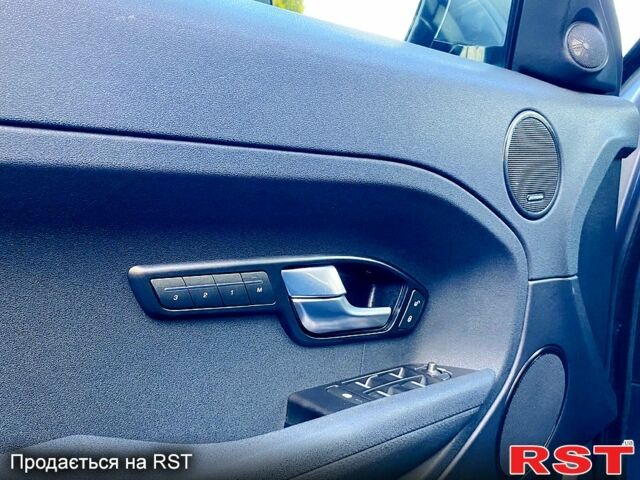 Сірий Ленд Ровер Рендж Ровер Евок, об'ємом двигуна 2 л та пробігом 140 тис. км за 12700 $, фото 11 на Automoto.ua