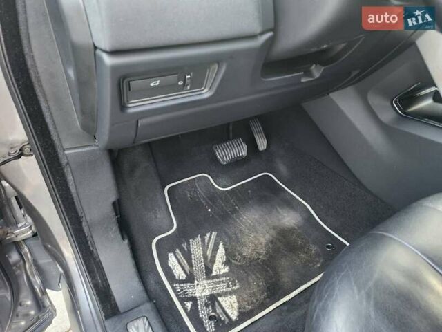 Серый Ленд Ровер Рендж Ровер Эвок, объемом двигателя 2.18 л и пробегом 207 тыс. км за 23000 $, фото 20 на Automoto.ua