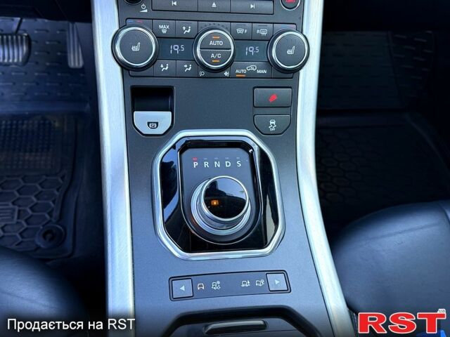 Серый Ленд Ровер Рендж Ровер Эвок, объемом двигателя 2 л и пробегом 129 тыс. км за 16500 $, фото 4 на Automoto.ua