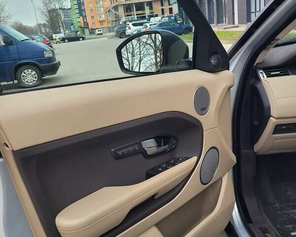 Сірий Ленд Ровер Рендж Ровер Евок, об'ємом двигуна 2 л та пробігом 239 тис. км за 22000 $, фото 25 на Automoto.ua