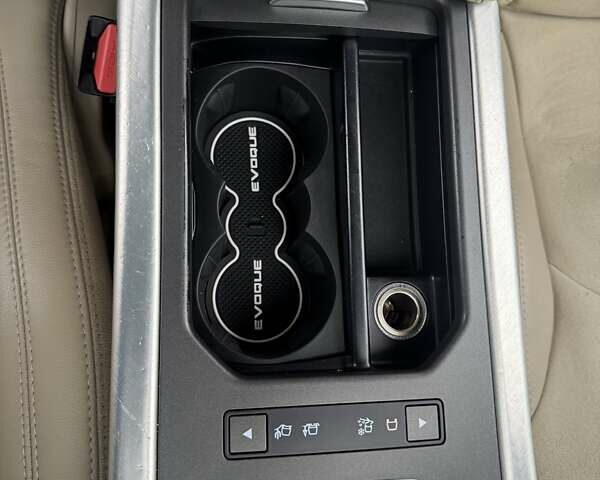 Серый Ленд Ровер Рендж Ровер Эвок, объемом двигателя 2 л и пробегом 96 тыс. км за 16500 $, фото 15 на Automoto.ua