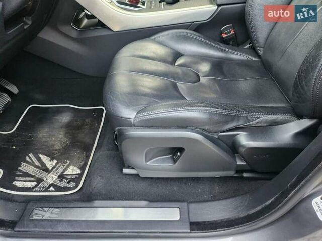 Серый Ленд Ровер Рендж Ровер Эвок, объемом двигателя 2.18 л и пробегом 207 тыс. км за 23000 $, фото 19 на Automoto.ua