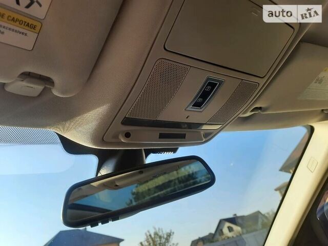 Сірий Ленд Ровер Рендж Ровер Евок, об'ємом двигуна 2 л та пробігом 137 тис. км за 15555 $, фото 18 на Automoto.ua