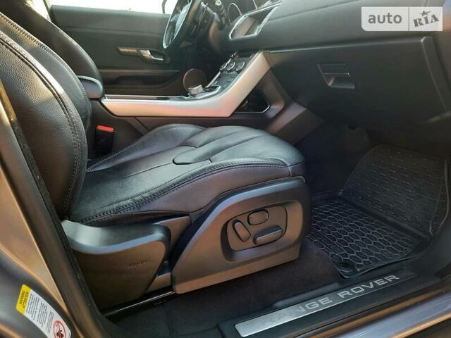 Сірий Ленд Ровер Рендж Ровер Евок, об'ємом двигуна 2 л та пробігом 137 тис. км за 15555 $, фото 24 на Automoto.ua