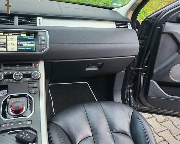 Серый Ленд Ровер Рендж Ровер Эвок, объемом двигателя 2.18 л и пробегом 207 тыс. км за 23000 $, фото 4 на Automoto.ua